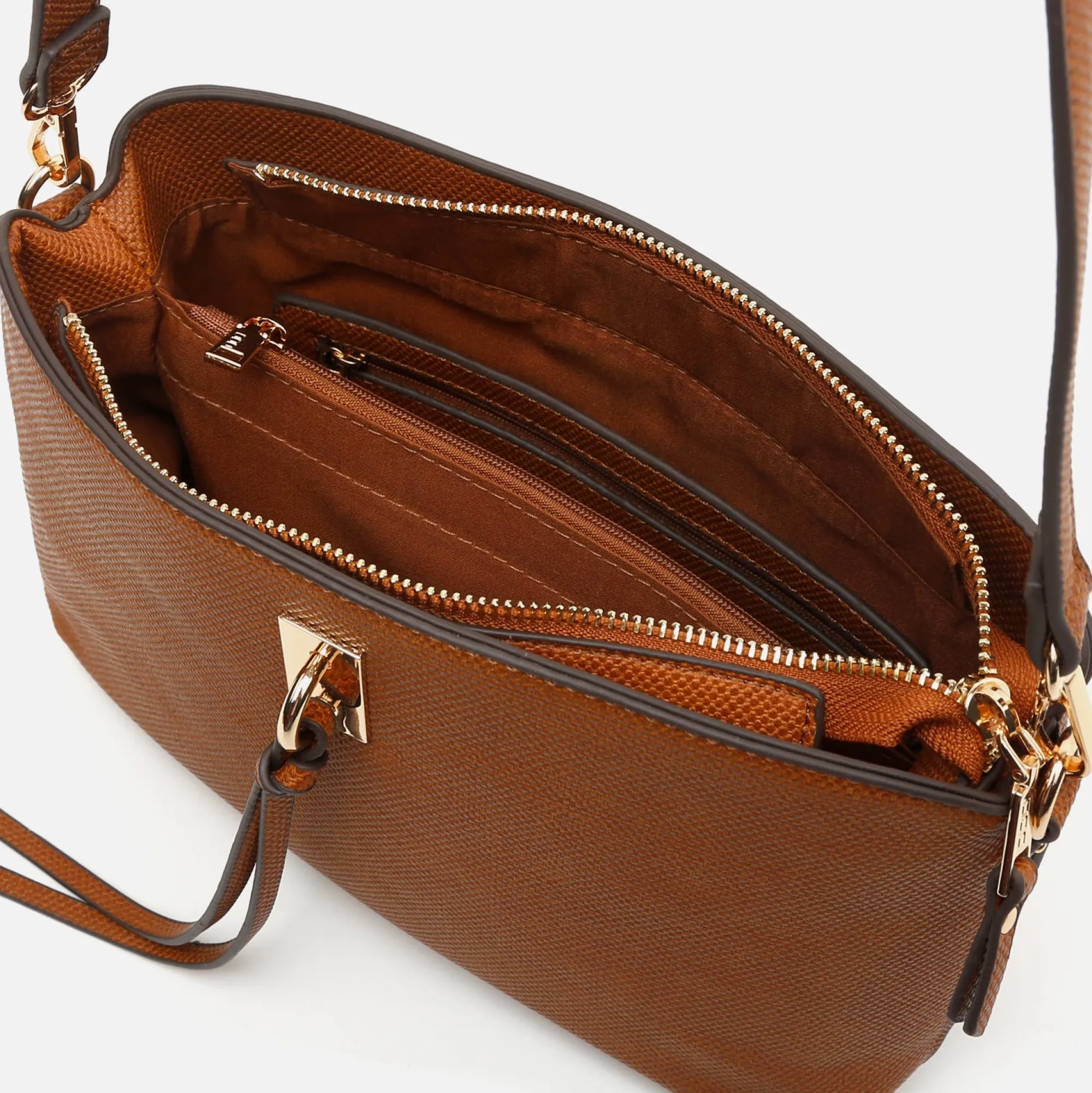 Misako Bolso bandolera pequeño con detalles metálicos
