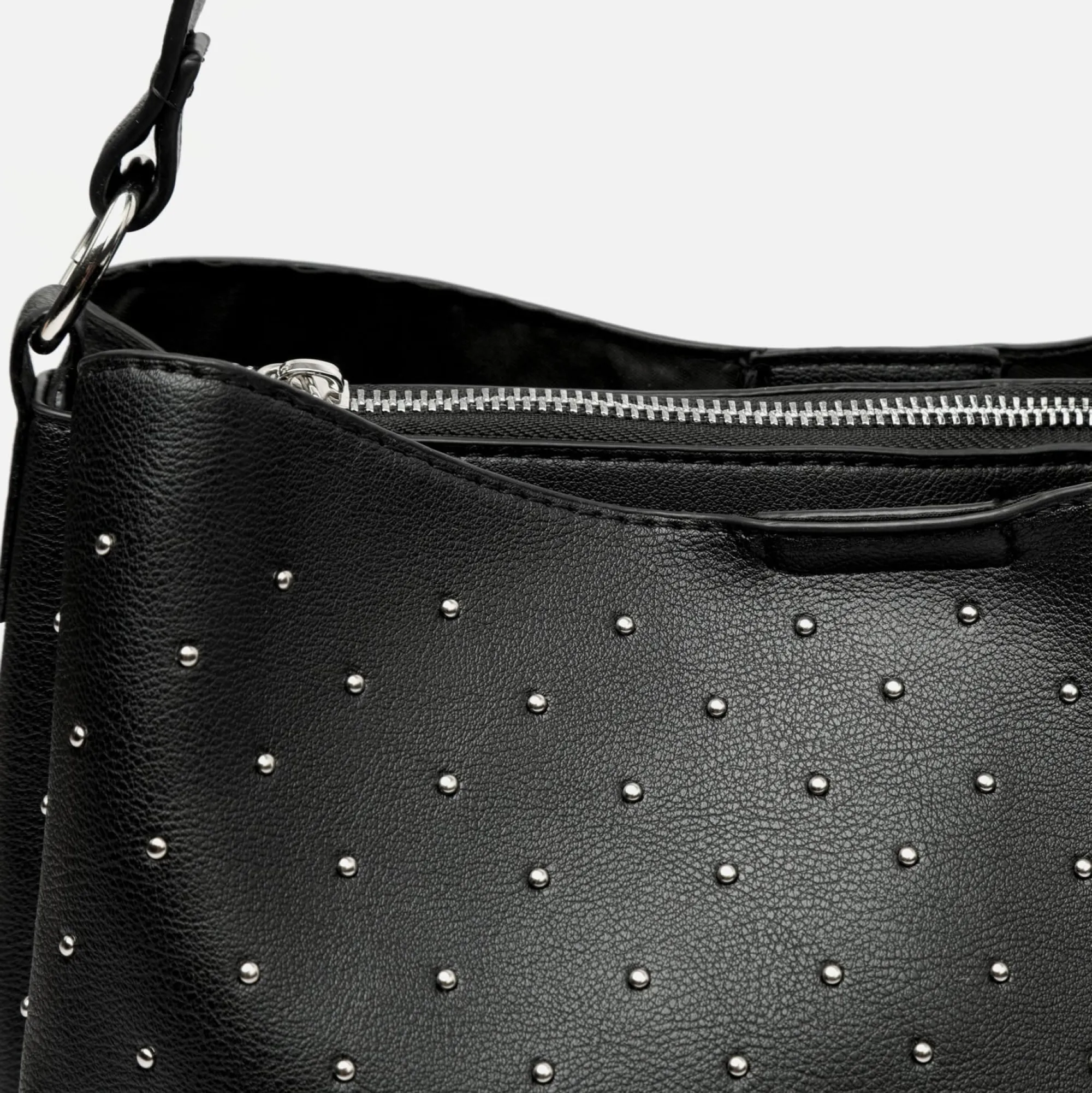 Misako Bolso hobo con asa bandolera y detalles metálicos