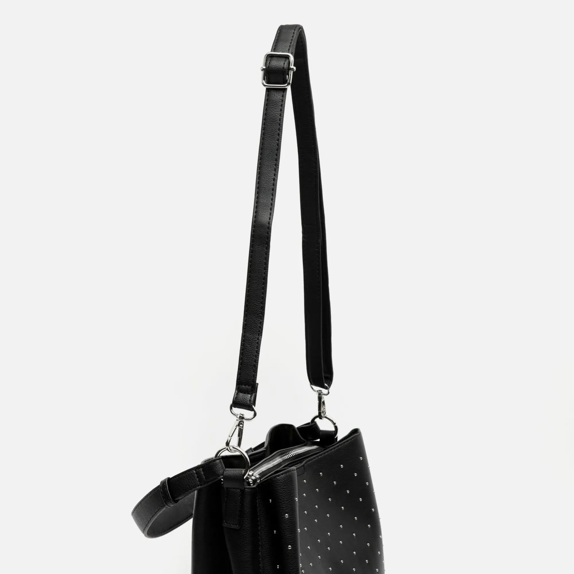 Misako Bolso hobo con asa bandolera y detalles metálicos