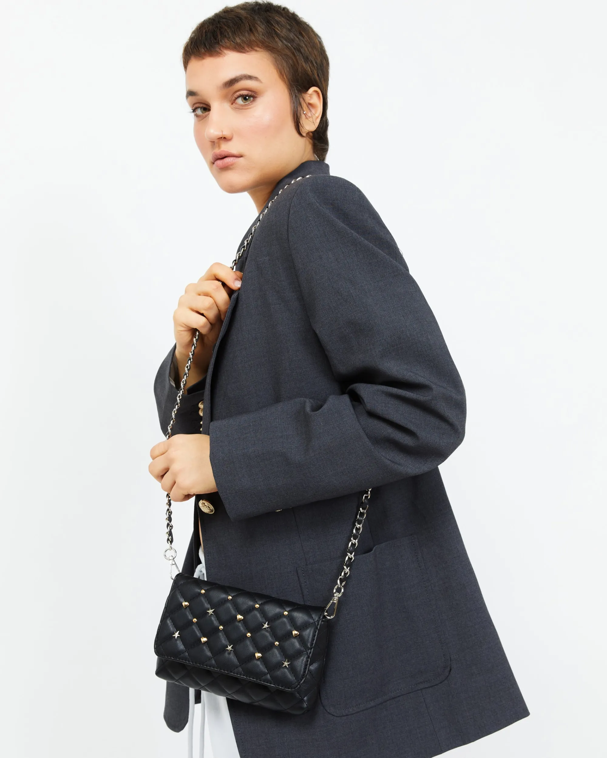 Misako Bolso mini acolchado con detalles metálicos