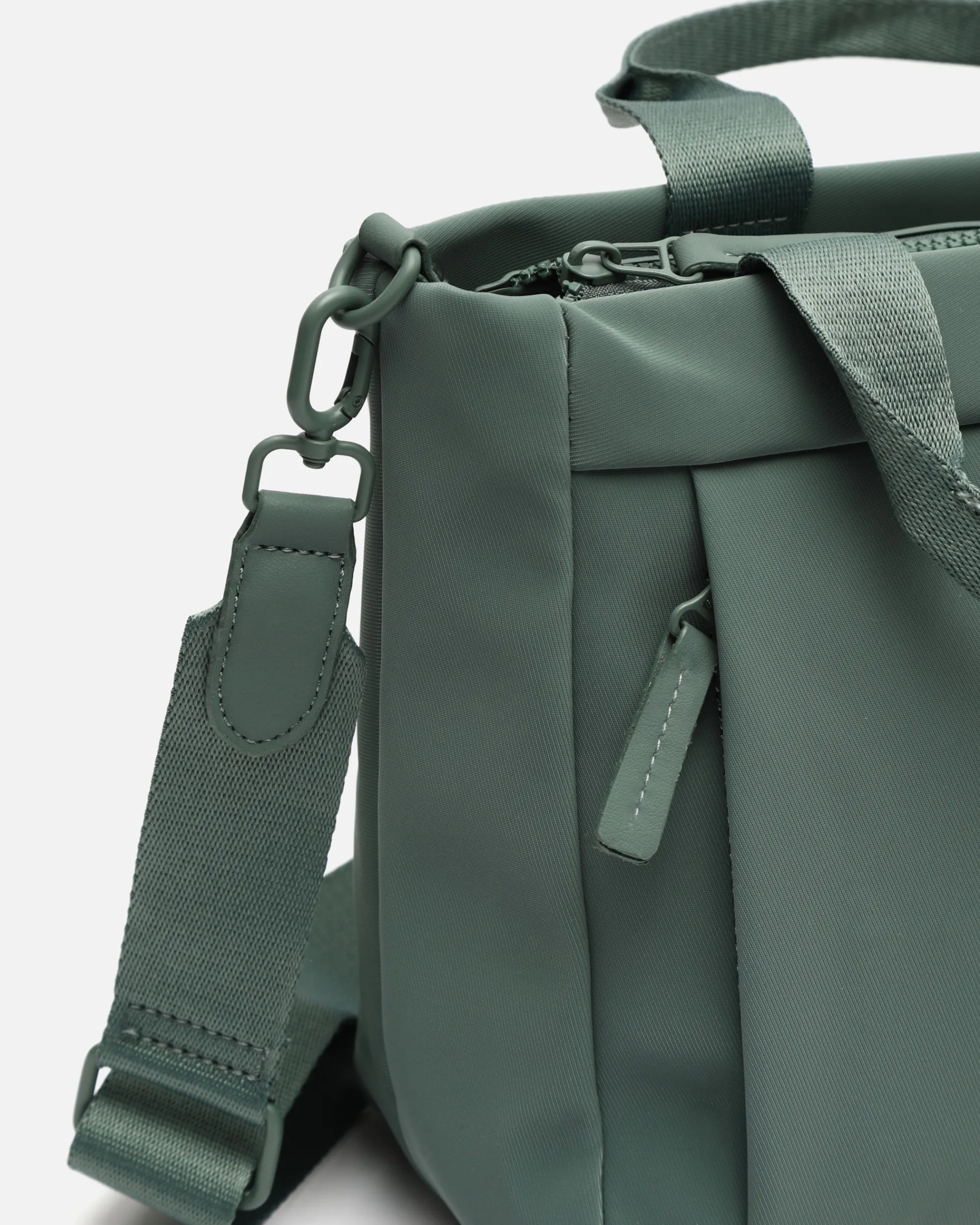 Misako Bolso tote mediano en nylon con asa bandolera extraíble